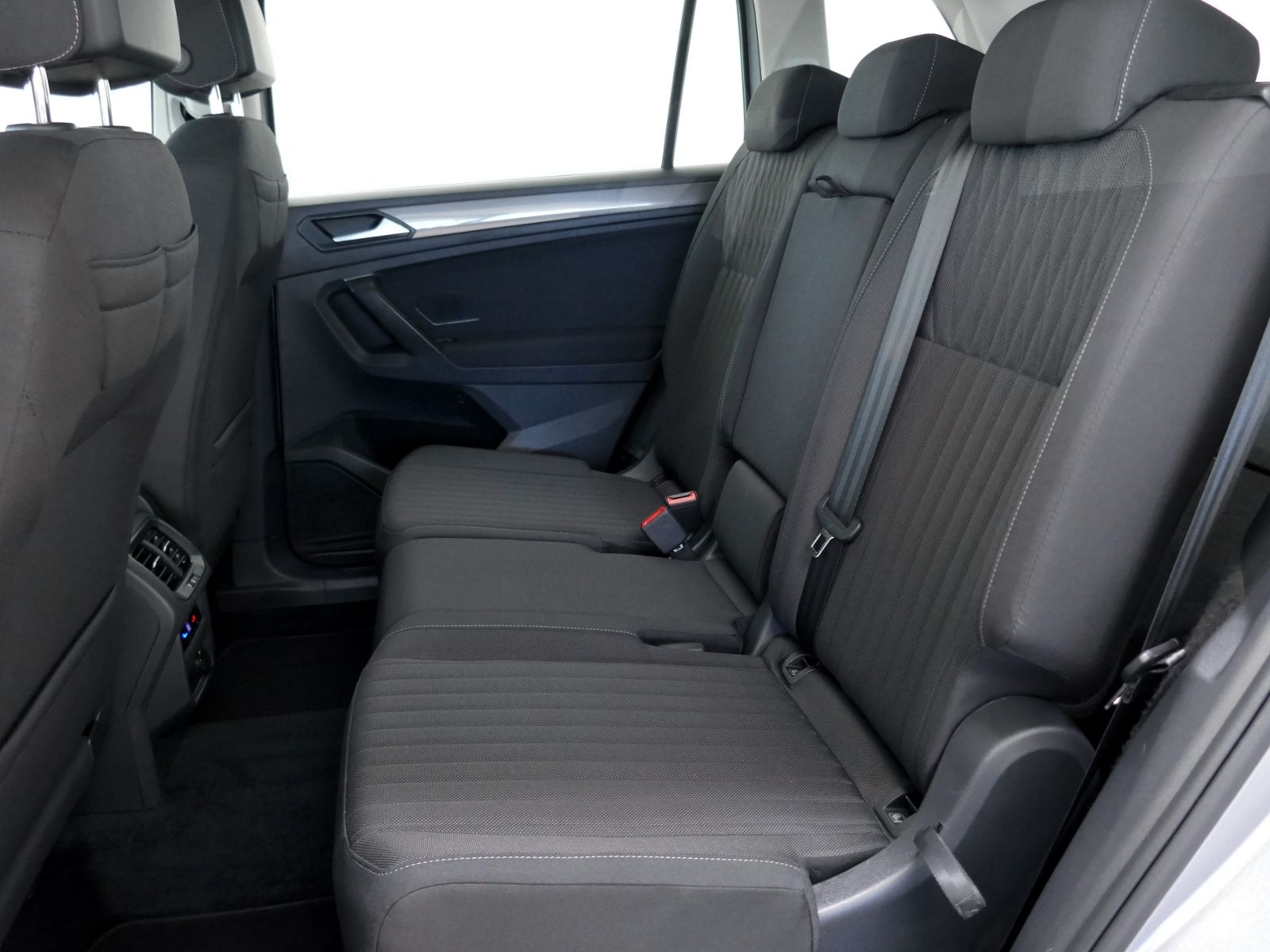 Fahrzeugabbildung Volkswagen Tiguan Allspace Life 1.5 TSI DSG | LED AHK ACC