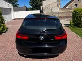 BMW 118i (1er, 5-Türer) - scheckheftgepflegt - BMW: Schwarz, 1er