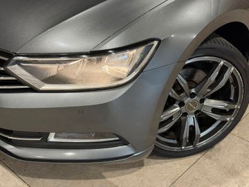 Volkswagen Passat - 2