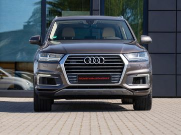 Audi Q7 - 1