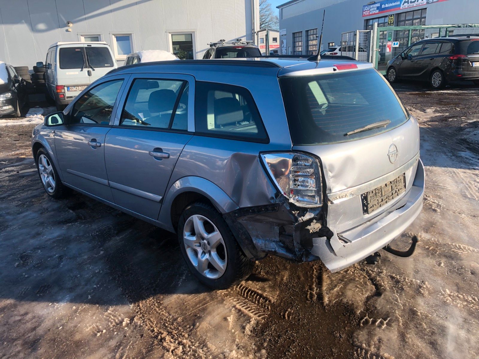 Fahrzeugabbildung Opel Astra H Caravan CATCH ME Heckschaden