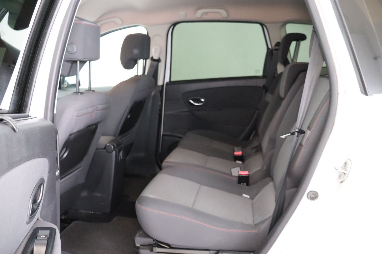 Fahrzeugabbildung Renault Grand Scénic * Navi * Sitzhzg. * Keyless