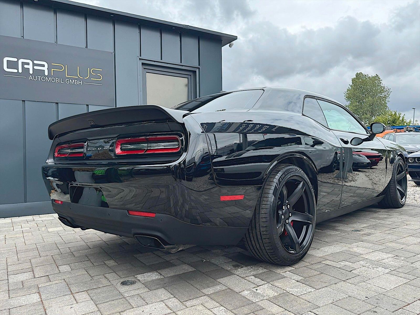 Fahrzeugabbildung Dodge Challenger 6.2 V8 SRT HELLCAT BLACK EDITION H&K