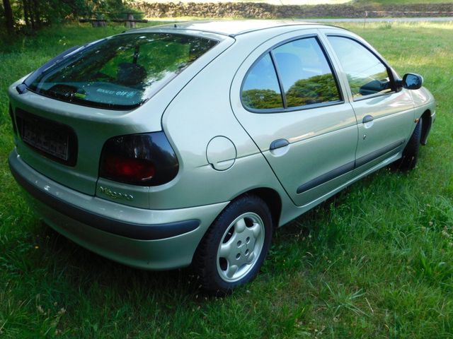 Renault RENAULT MEGANE 1.6 CENTURY ERSTBESITZ GARA...