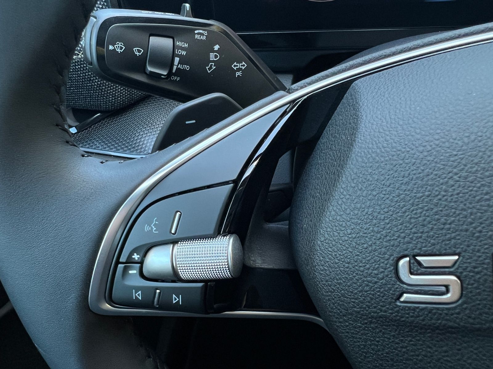 Fahrzeugabbildung SKODA Kodiaq Selection 2.0 TDI DSG *AHK,LED,Navi,Panor