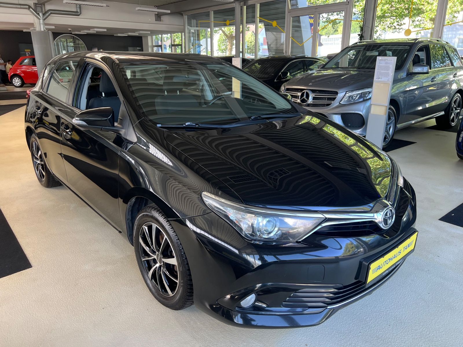 Fahrzeugabbildung Toyota Auris Comfort