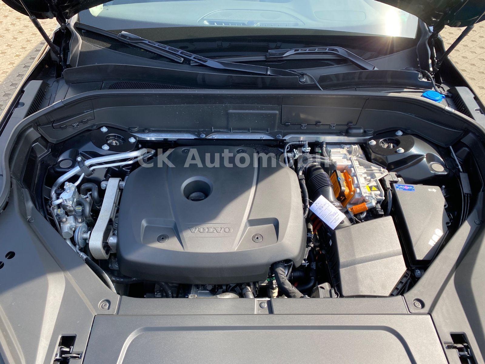 Fahrzeugabbildung Volvo XC90 T8 Core Recharge Plug-In Hybrid AWD/7 Sitze