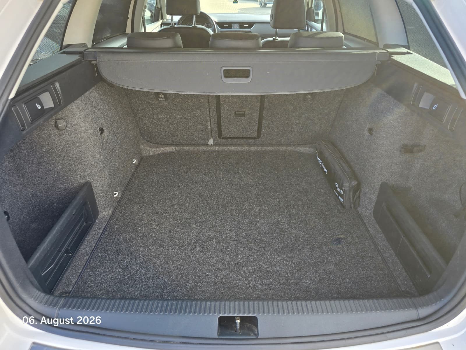Fahrzeugabbildung SKODA Octavia 2.0 TDI Elegance 4x4 AHK*TEMP*DAB*18"PDC