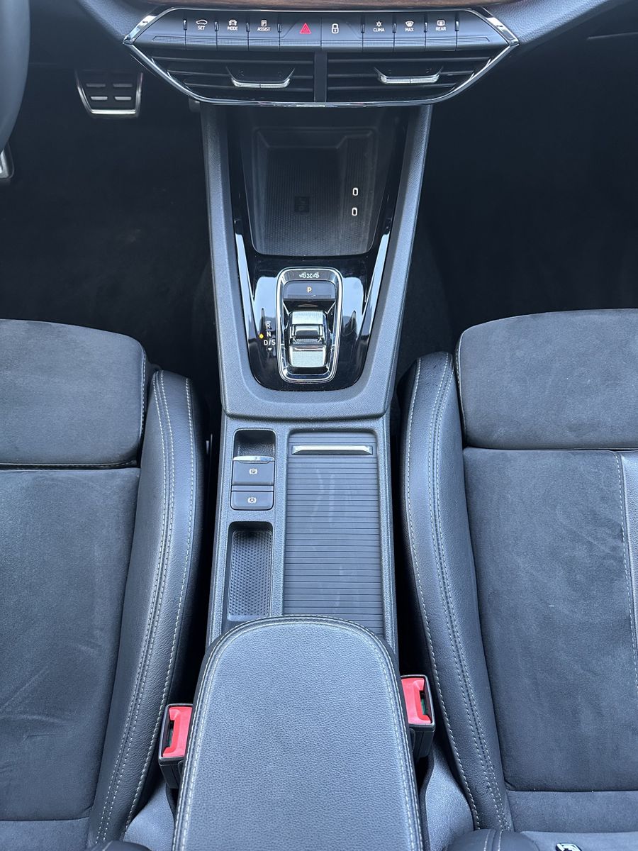 Fahrzeugabbildung SKODA Octavia Combi Scout 4x4 NAV+LED+AHK+HEAD-UP+18ZO
