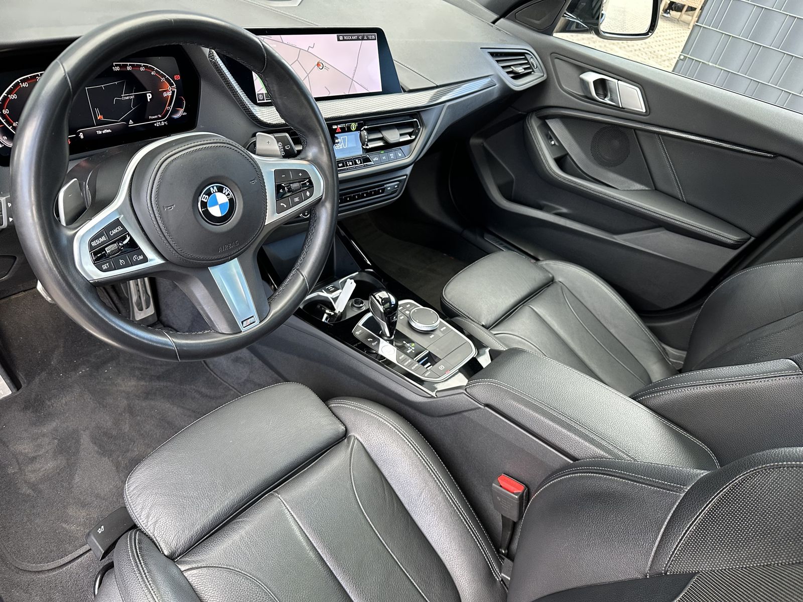 Fahrzeugabbildung BMW 120i M-Sport 5-Türer NAV+LED+AHK+PANO+HIFI+18ZO