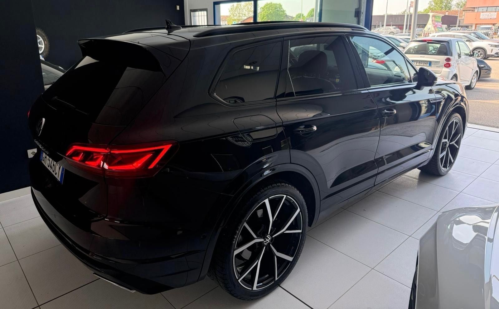 Volkswagen Touareg 3.0 V6 TDI 210kW 4MOT Tiptr. R-Line imagem 3