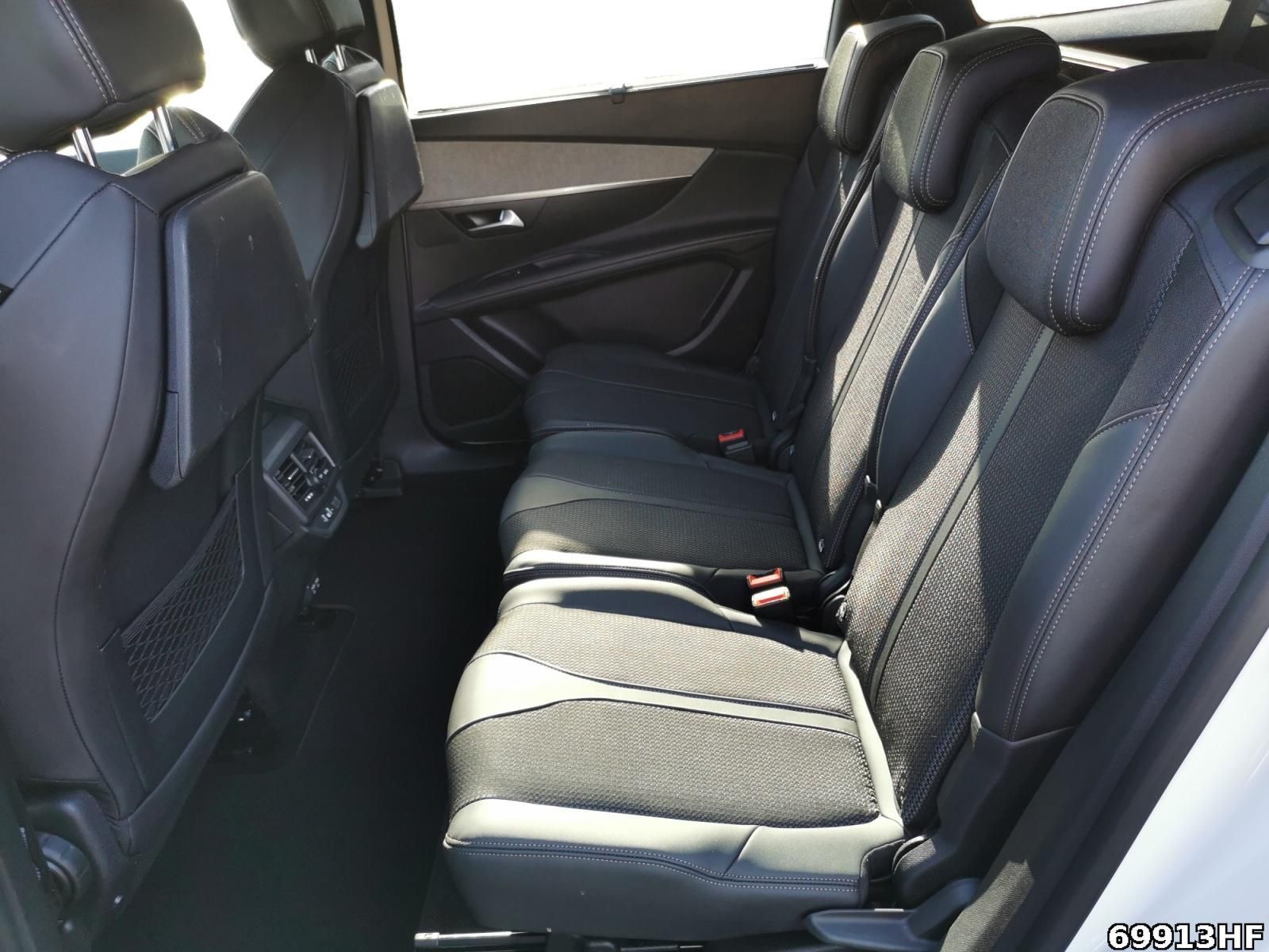 Fahrzeugabbildung Peugeot 5008 1.5 BlueHDi 130 GT **ISOFIX**CAR-PLAY**