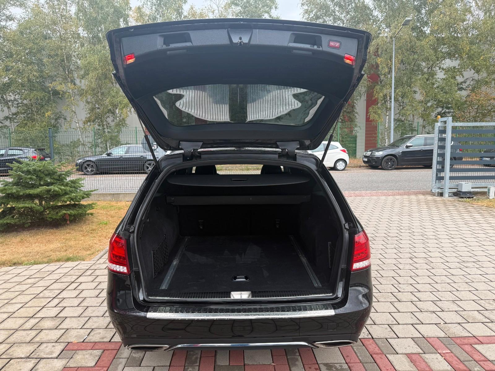 Mercedes-Benz E 220 CDI (Tüv01.28/LED/sch.AHK)