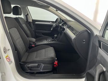 Volkswagen Passat Variant - 11