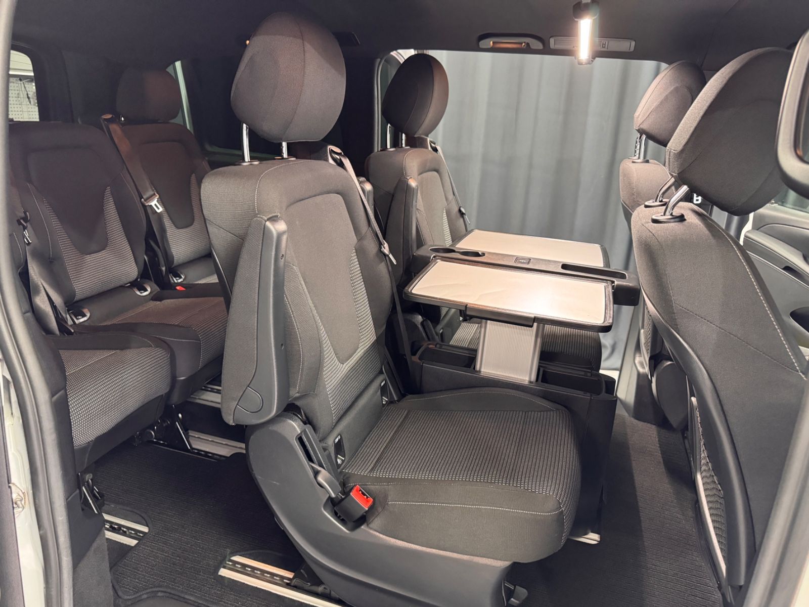 Fahrzeugabbildung Mercedes-Benz V 300d EDITION lang|AMG-LINE|7-SITZER|AHK|NAVI|