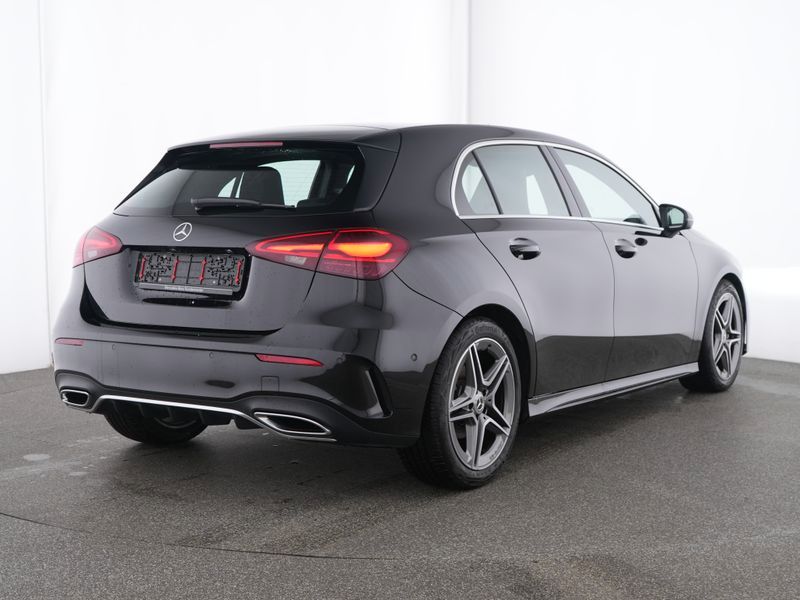 Fahrzeugabbildung Mercedes-Benz A 180 AMG Line LED+Kamera+WinterPaket+MBUX