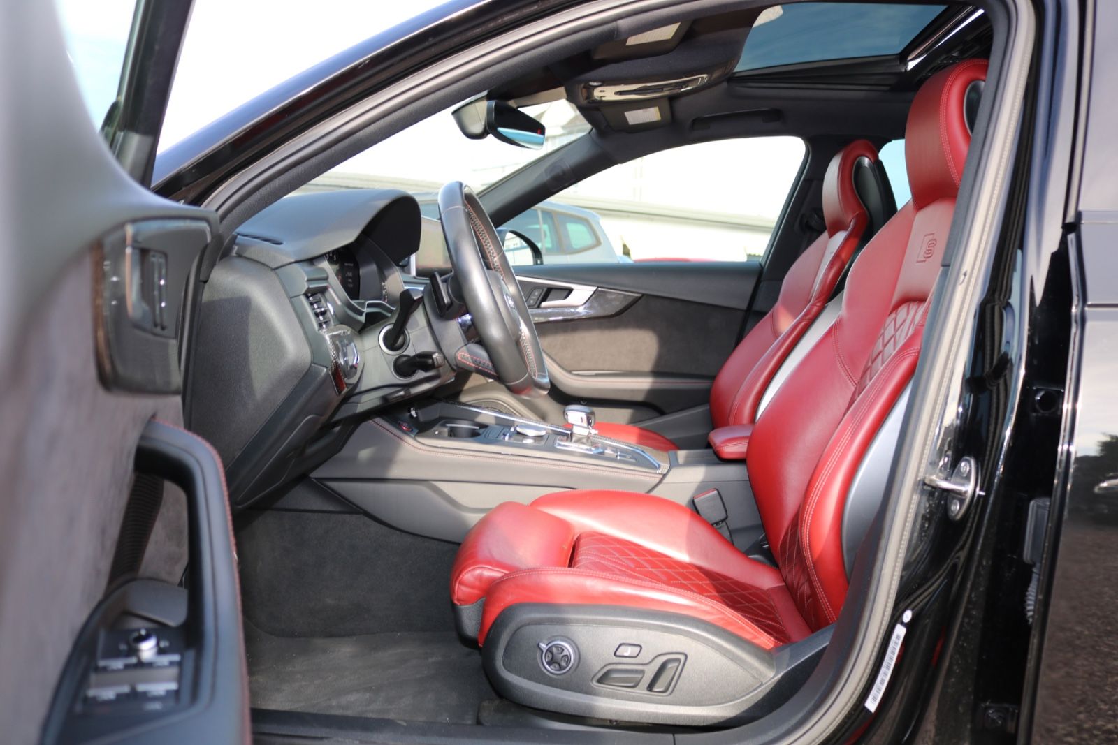 Audi S4 Lim. 3.0 TFSI quattro/MEMORY/MASSAGE/CARBON foto 19