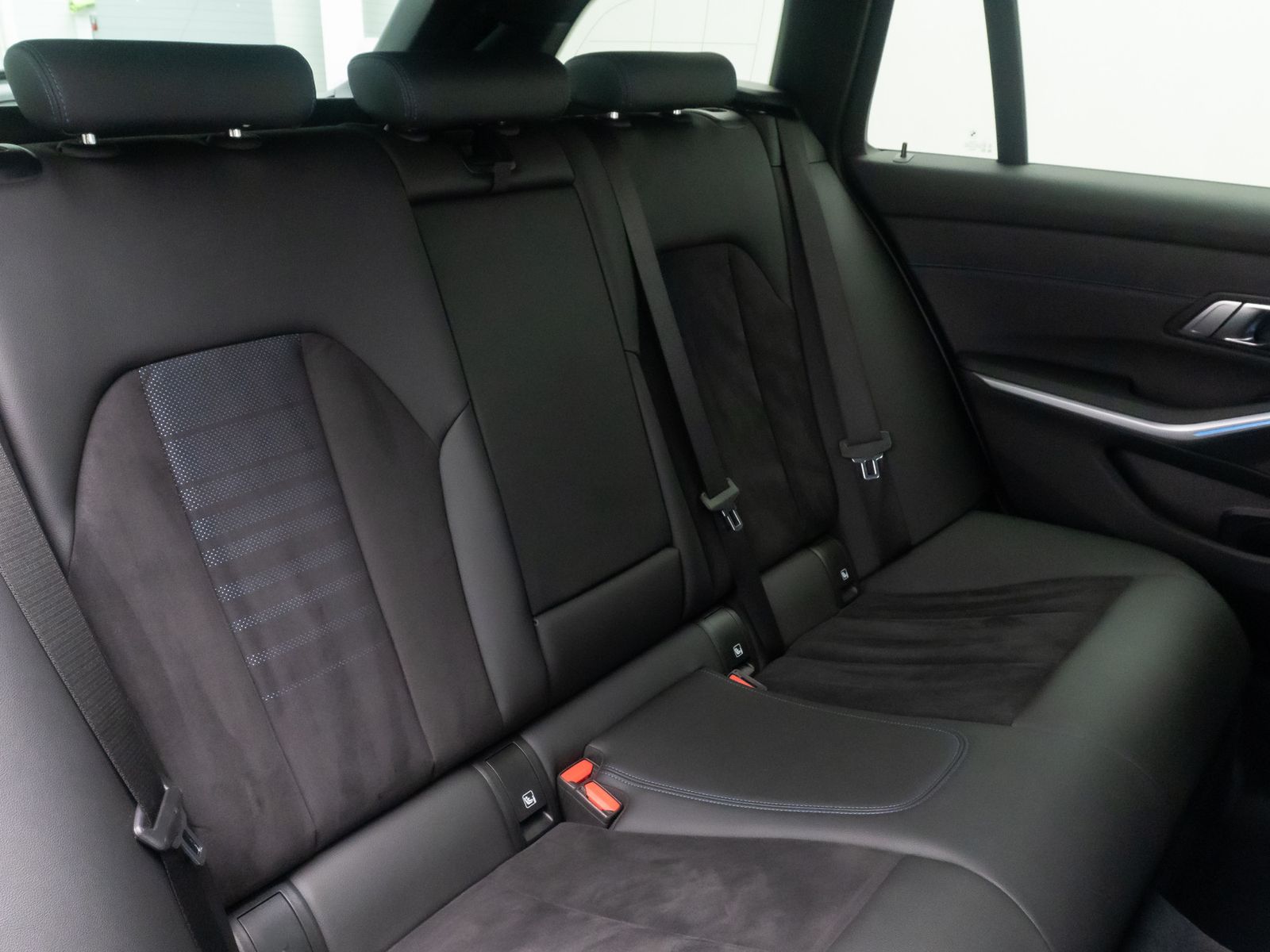 Fahrzeugabbildung BMW 320d MSport Alarm Komfort DAB HiFi Kamera 18Zoll