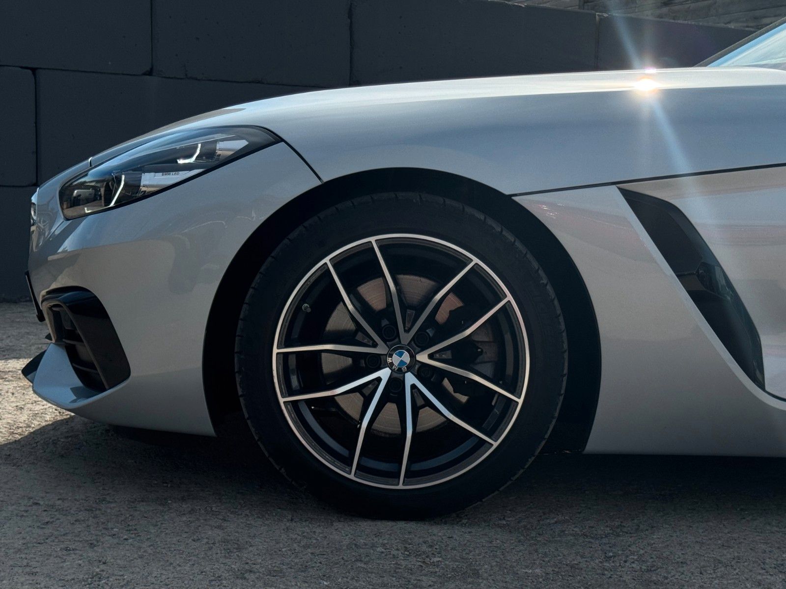 Fahrzeugabbildung BMW Z4 sDrive 20i Sport Line Tempo HiFi LCP LHZ SHZ