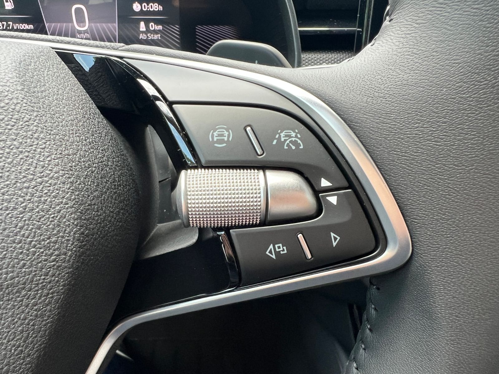 Fahrzeugabbildung SKODA Scala Selection 1.0 TSI DSG *AHK, LED, ACC, Kame