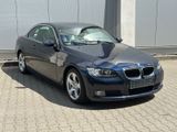 BMW 320 Baureihe 3 Cabrio 320i/Leder/Navi/Xenon - BMW 320 in Düsseldorf
