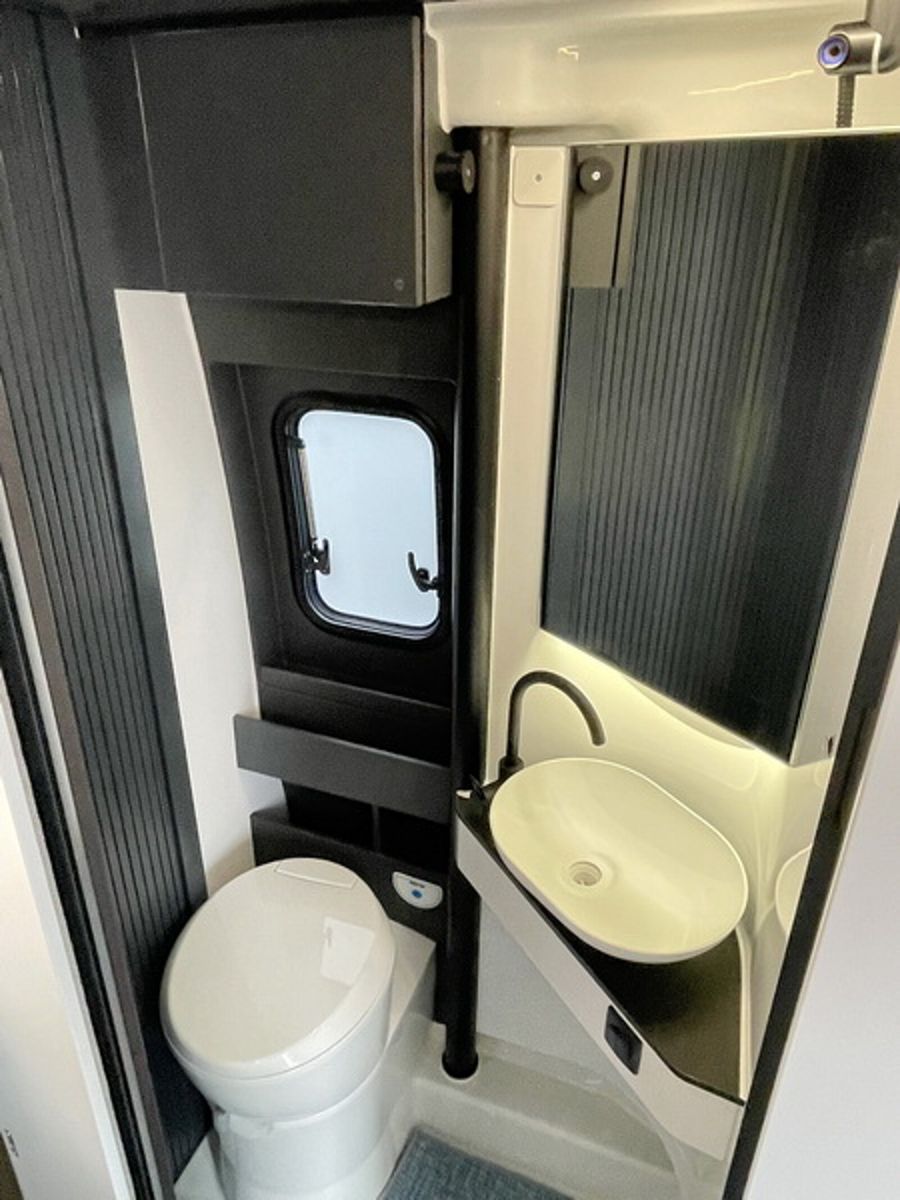 Fahrzeugabbildung Adria Twin Edition 640 SGX Windschutzscheibe beheizt