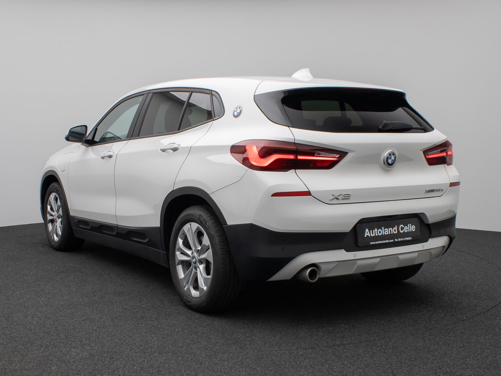 Fahrzeugabbildung BMW X2 xD25e Kamera HUD DAB HiFi Navi+Komfort Alarm