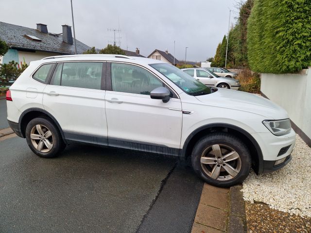 Volkswagen 1. Hd Tiguan Allspace 2.0 TDI 7 Sitzer DSG AWD