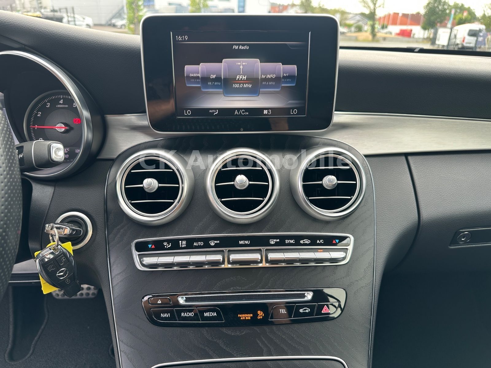 Fahrzeugabbildung Mercedes-Benz C200 Cabrio AMG-Line/Navi/ILS LED/Tempomat