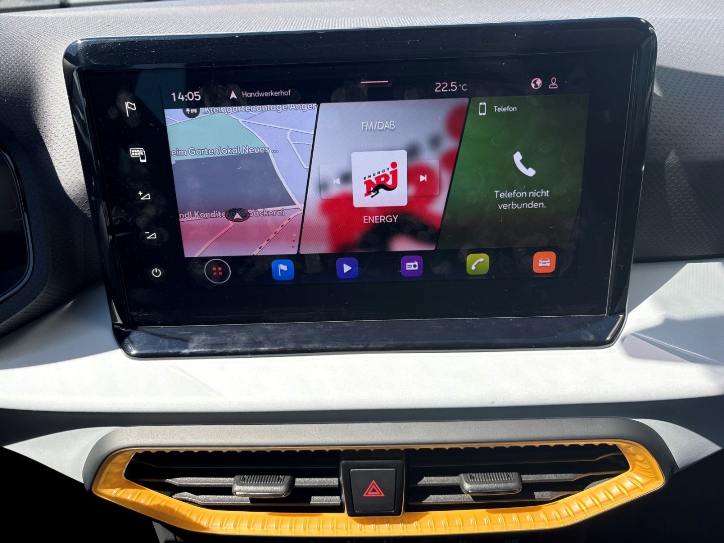 Fahrzeugabbildung SEAT Arona Style Navi Digitales Cockpit LED Apple Car