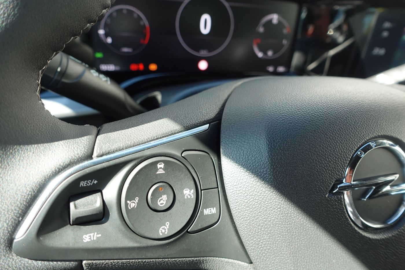 Fahrzeugabbildung Opel Mokka 1.2 Turbo Ultimate KlimaA,Navi,SHZ,PDC