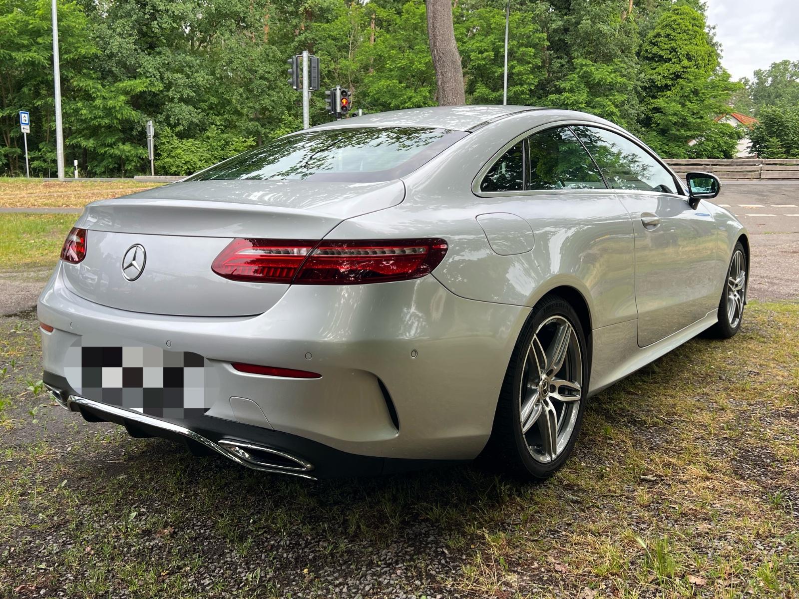 Mercedes-Benz E 220 d Autom. AMG Line Widescreen Burmester uvm