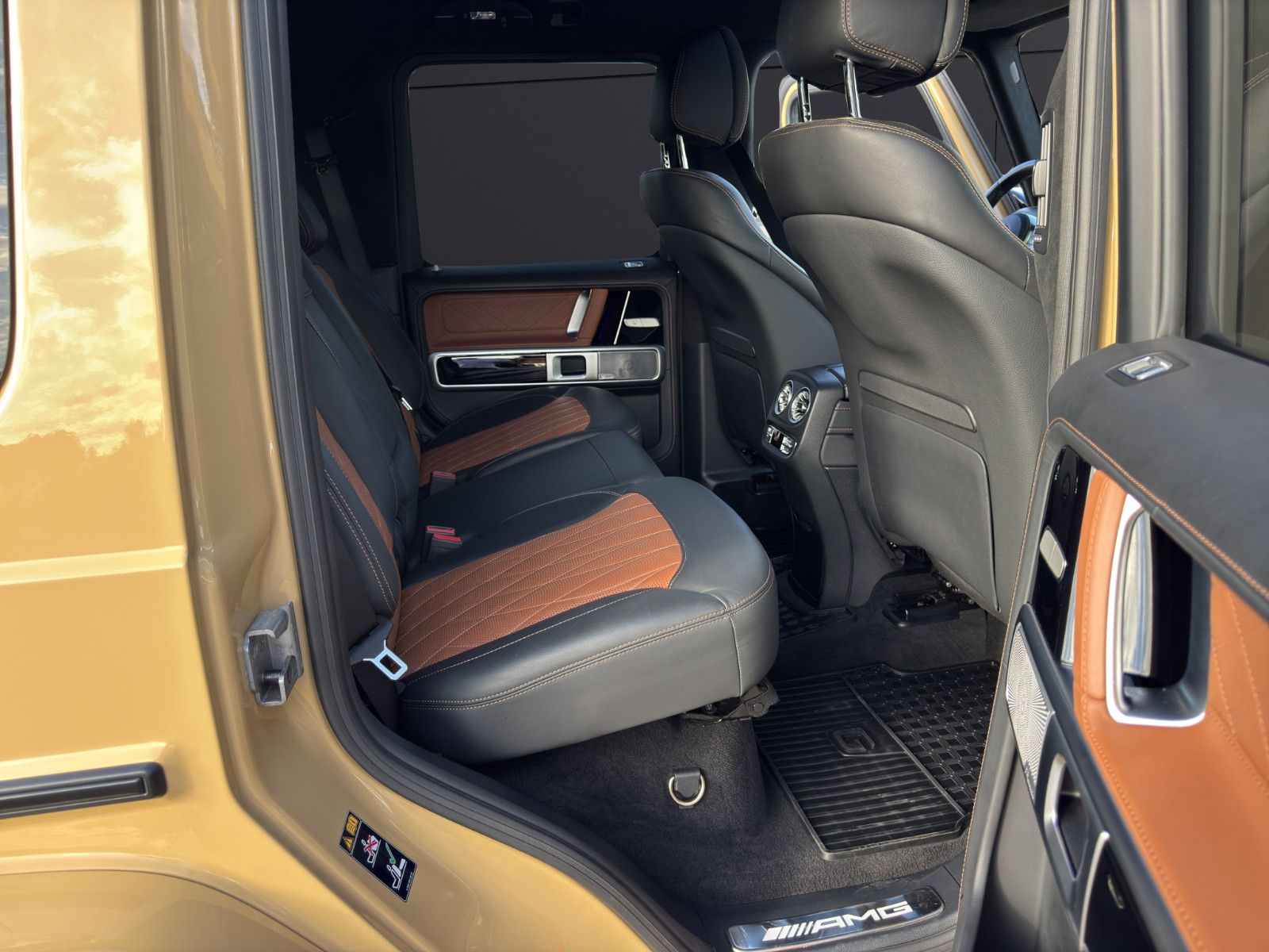 Fahrzeugabbildung Mercedes-Benz G 63 AMG/Garantie/Sdhz/Drivers/Sonderlack/AHK/