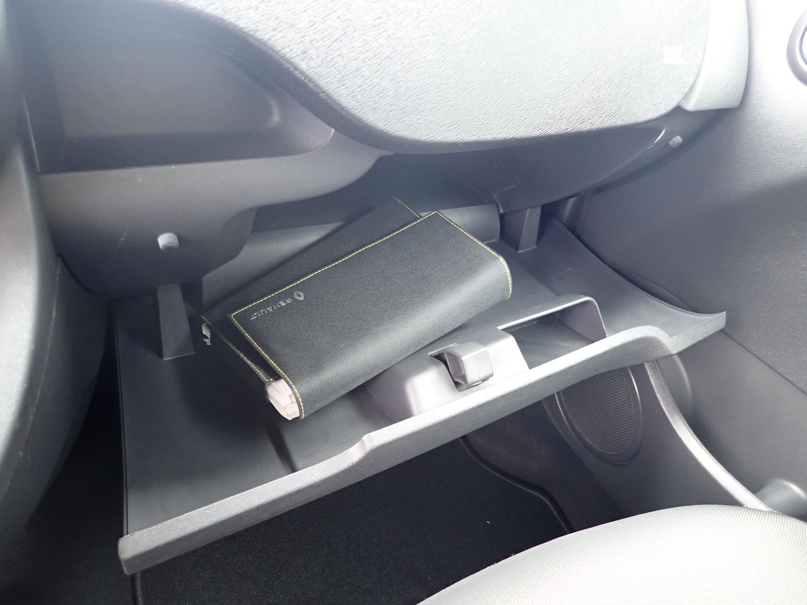 Fahrzeugabbildung Renault Kangoo Limited Deluxe/ALLWETTER/EPH/AC/BC