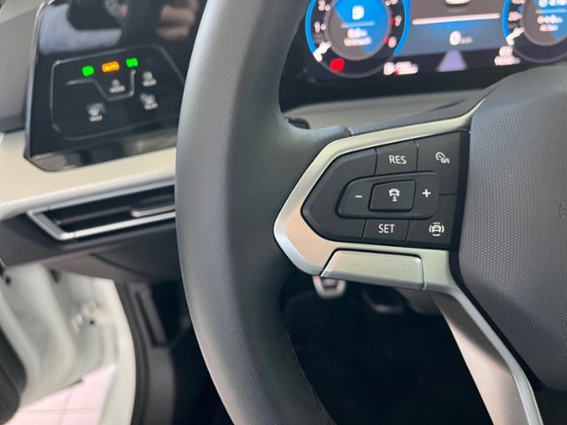 Fahrzeugabbildung Volkswagen Golf 1.0 TSI MOVE GJR ACC MFL PDC NAVI