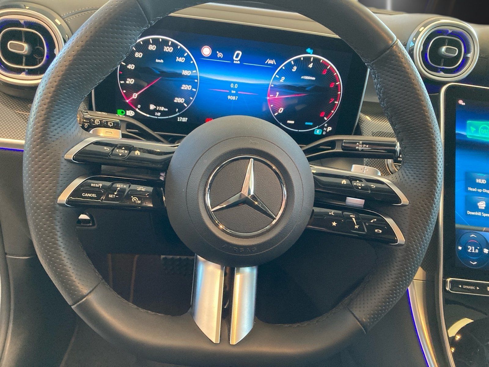 Fahrzeugabbildung Mercedes-Benz GLC 200 4M AMG Plus*Pano*Burme*HUD*360°*DIGITAL*