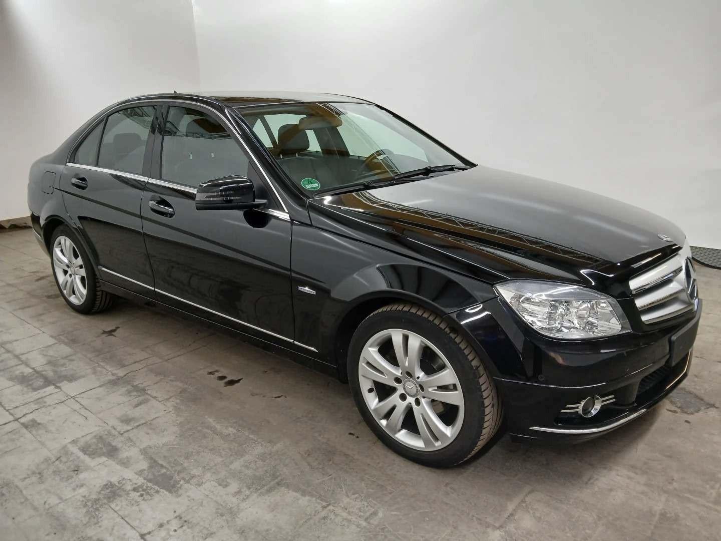 Mercedes-Benz C 180 C Limousine C 180 CGI BlueEfficiency