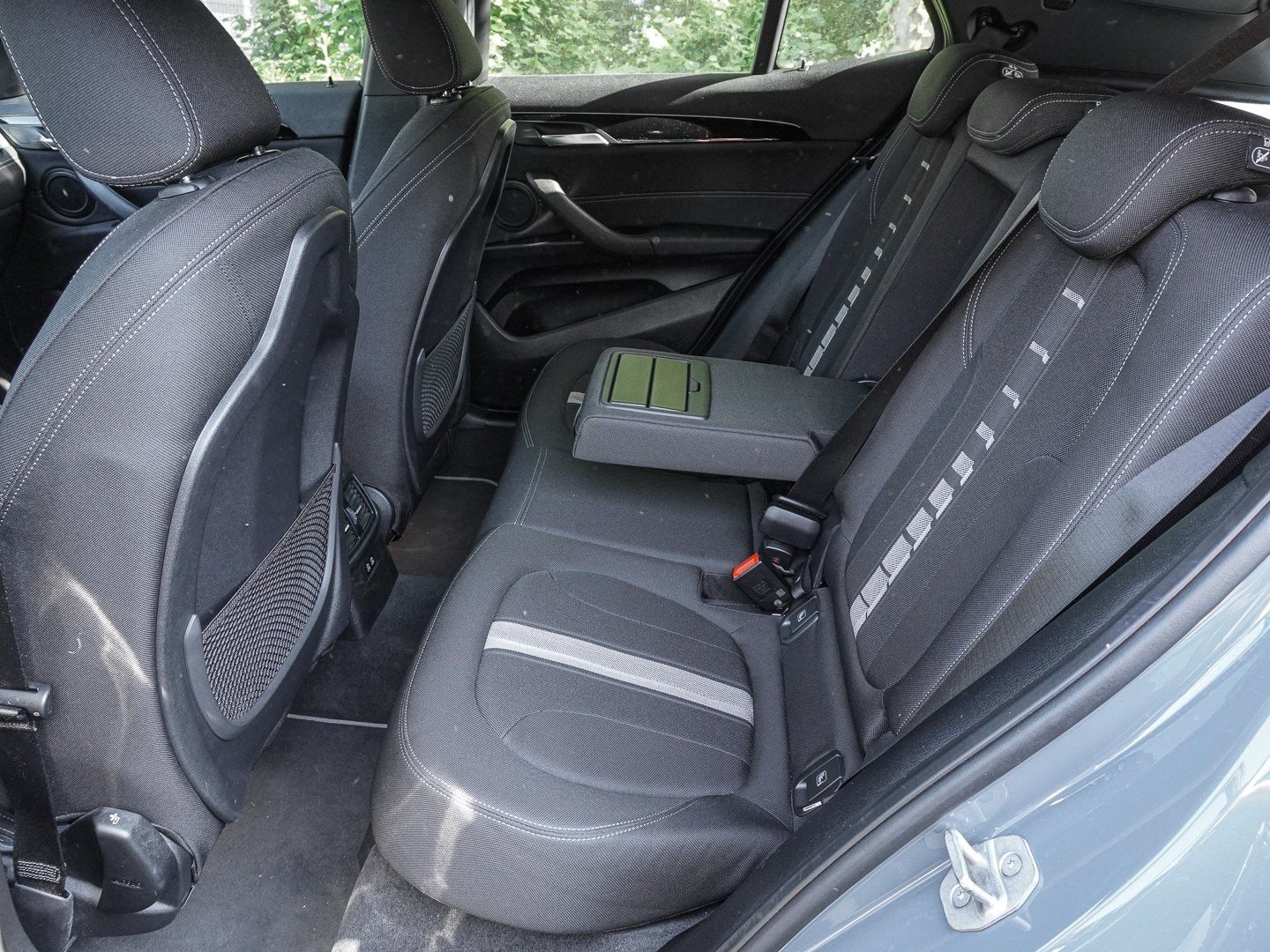 BMW X2 sDrive18i Advantage Plus Aut. NAVI LED Sound  foto 14
