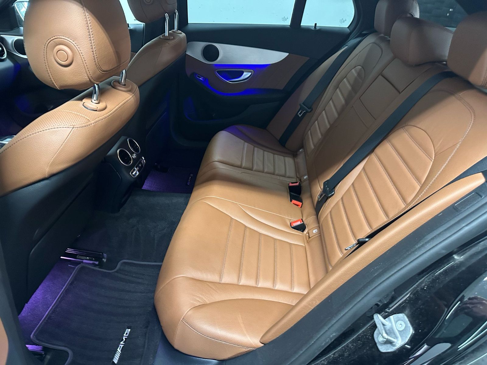 Fahrzeugabbildung Mercedes-Benz C 220 d T Autom. AMG*NIGHT*SITZKLIMA*KAMERA*TEMP