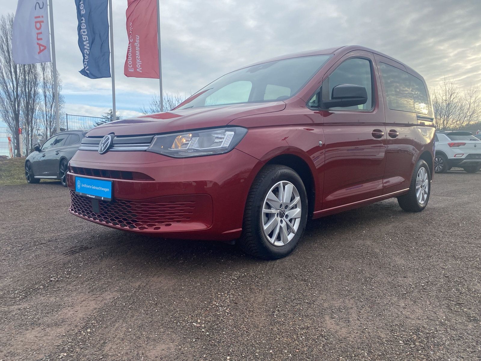 Fahrzeugabbildung Volkswagen Caddy 2.0 TDI Life NAVI KAMERA PANO ACC