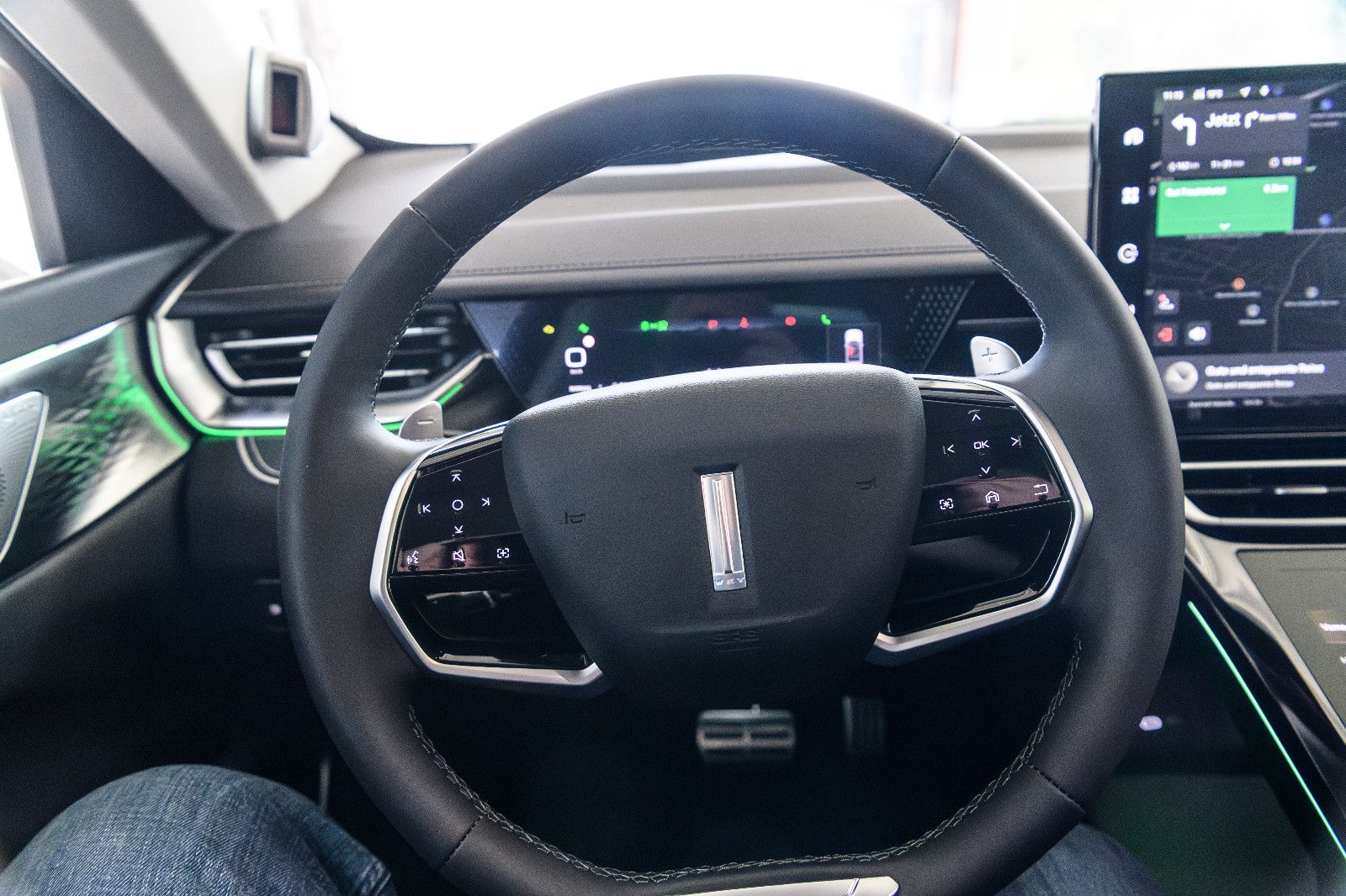 Fahrzeugabbildung GWM Wey 05 2.0 PHEV LUXURY 4WD Sitzpaket