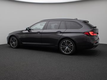 Fahrzeugabbildung BMW 530e Panorama Kamera Laser HUD DAB H/K ACC AHK