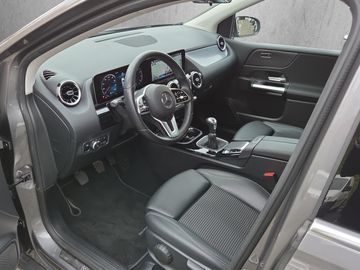 Fahrzeugabbildung Mercedes-Benz B 200 Progressive Navi AHK Klima Navi