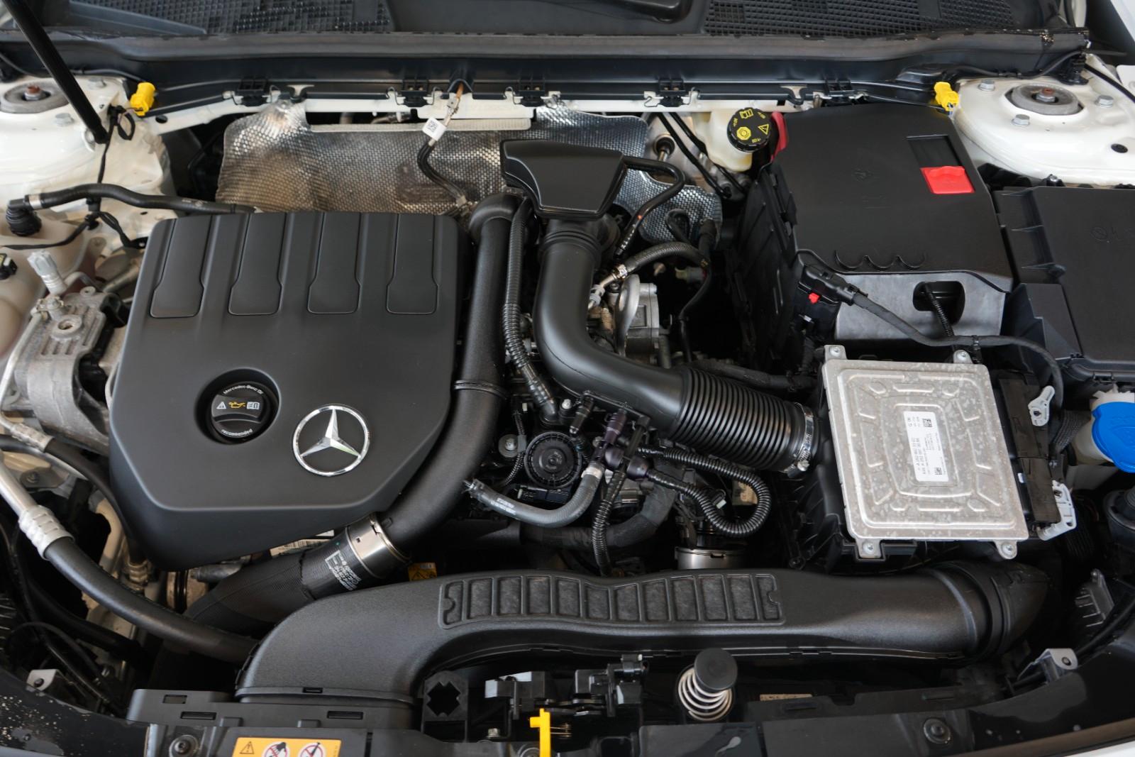 Mercedes-Benz A-Class 7G-DCT Limousine AMG-LINE & NIGHT-PAKET, миниатюра 10
