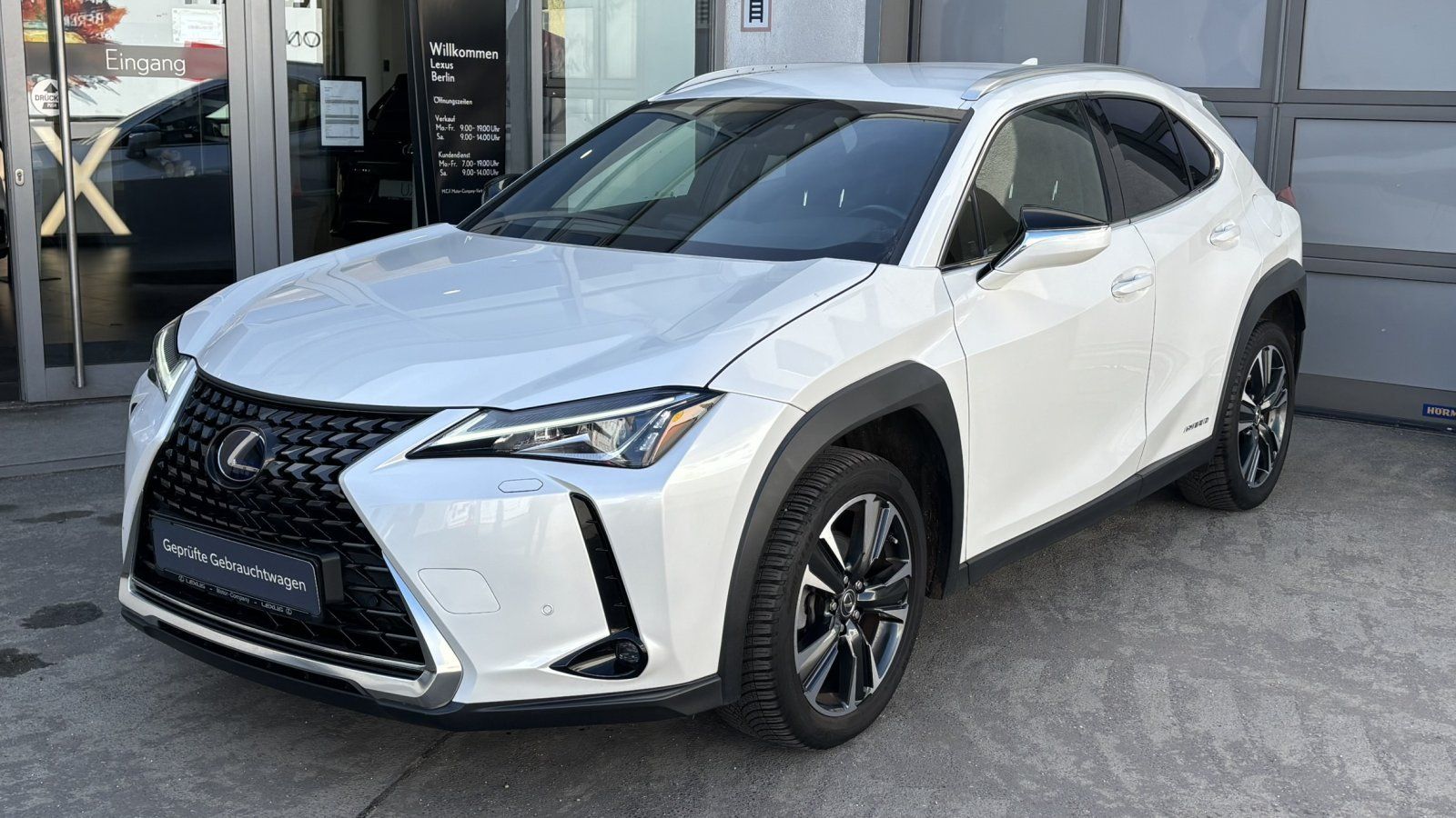 LEXUS UX