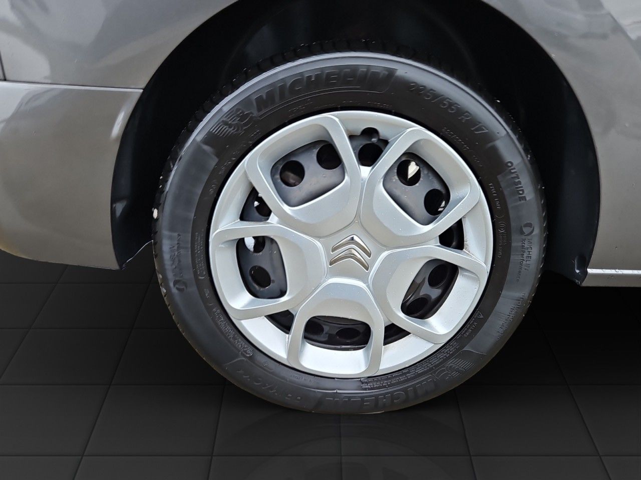 Fahrzeugabbildung Citroën Spacetourer Feel M (L2) Elektromotor 8-Sitzer