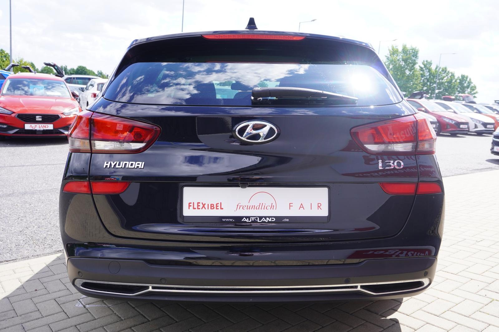 Hyundai i30 Kombi 1.0 T-GDI LED Navi Kamera PDC Tempomat