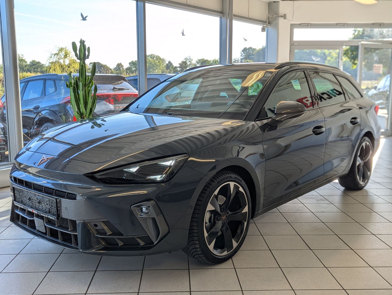 CUPRA Leon 1.5 eTSI Intelligent-Dynamic-Edge-Pake Cam - Image 3