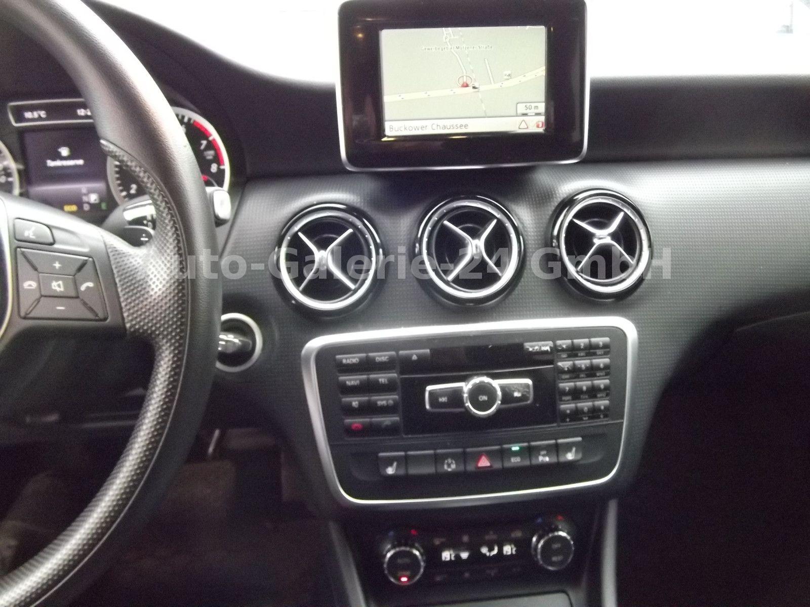 Mercedes-Benz A -Klasse 250 4Matic Autom, Navi, Teilleder
