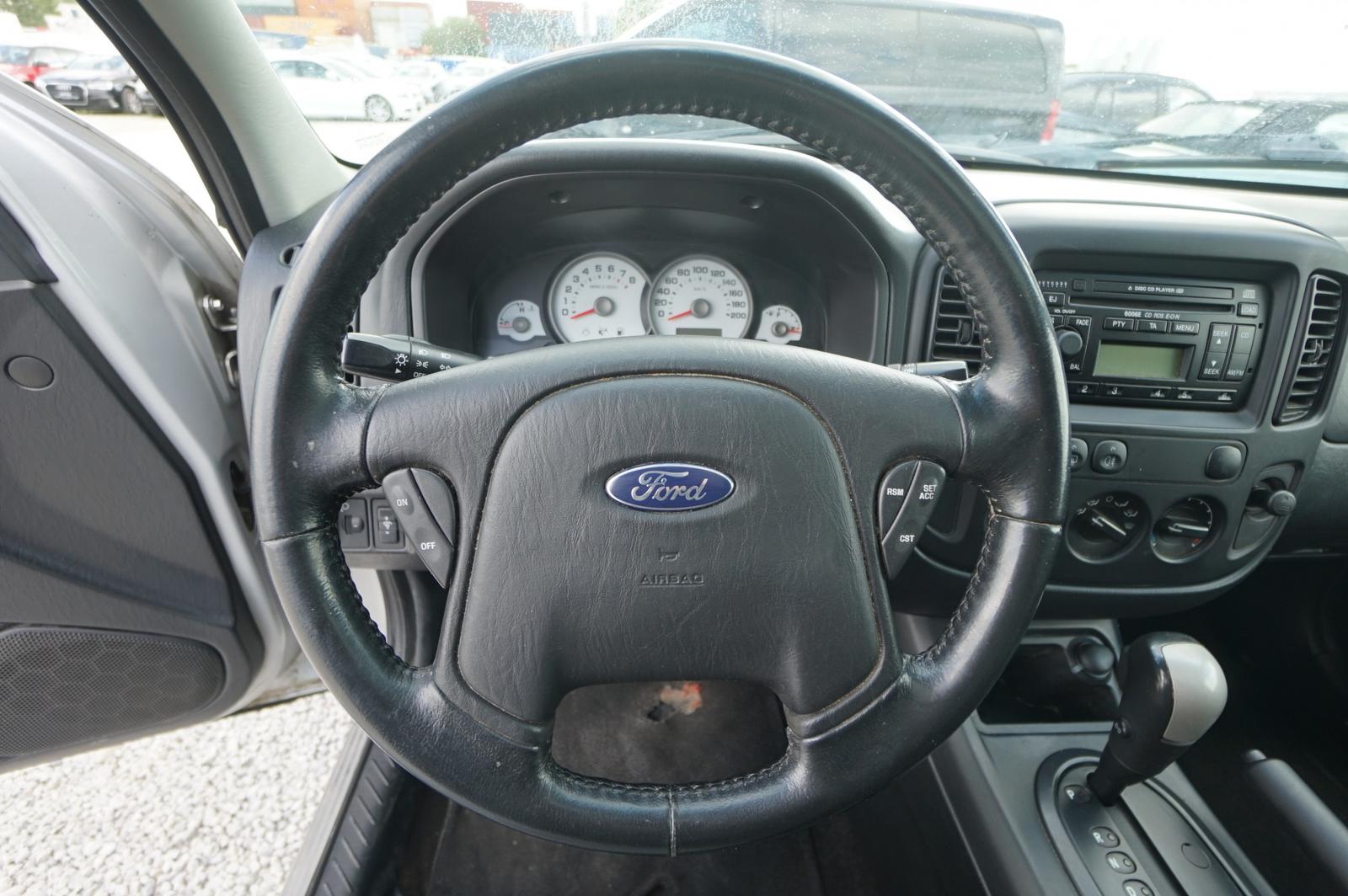 Ford Maverick 2005 — photo 29